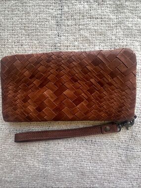 Vilenca Woven Leather Wristlet - Cognac Brown